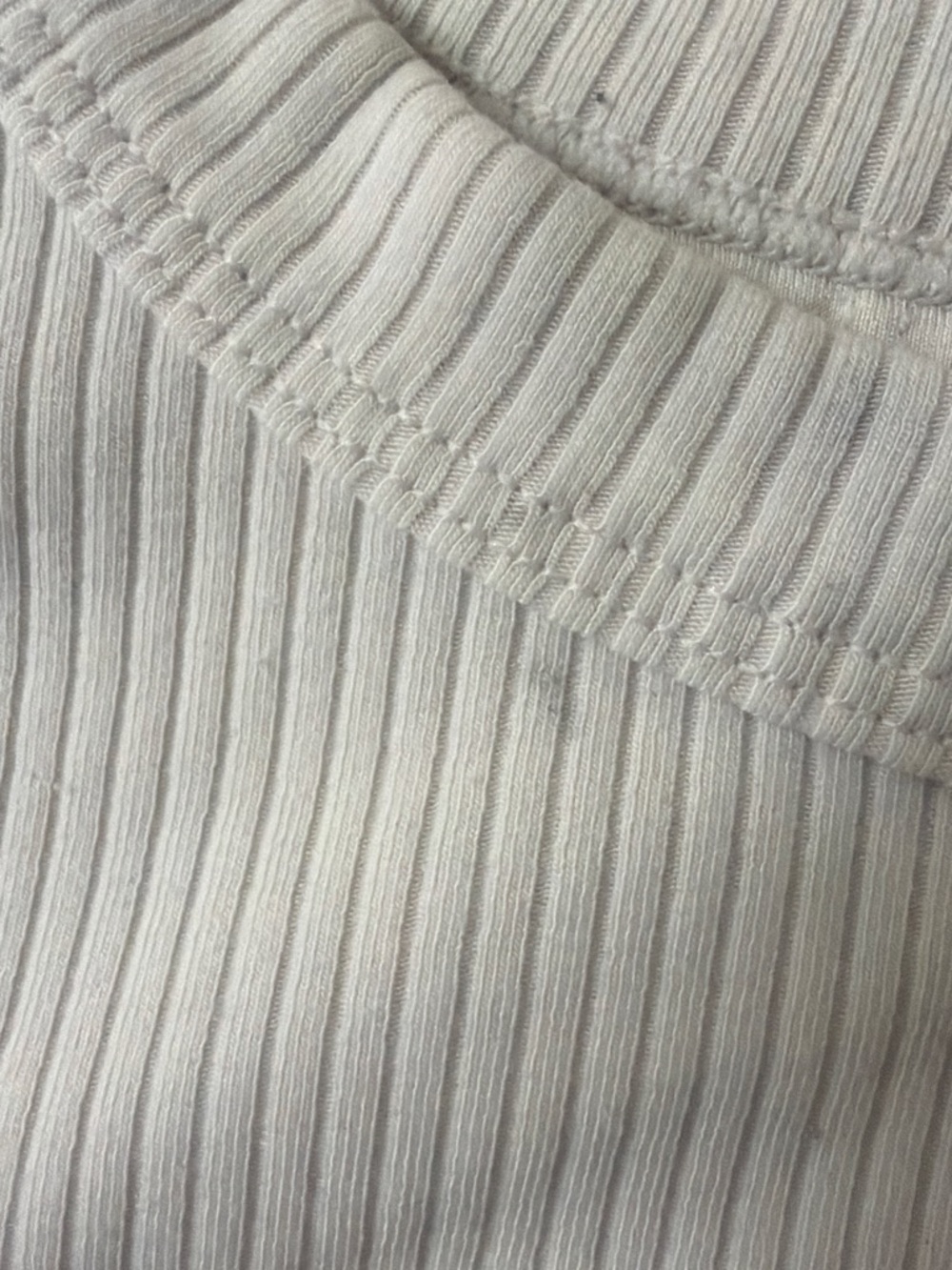 ALO Yoga bra in Off-White - Picture 4 of 4